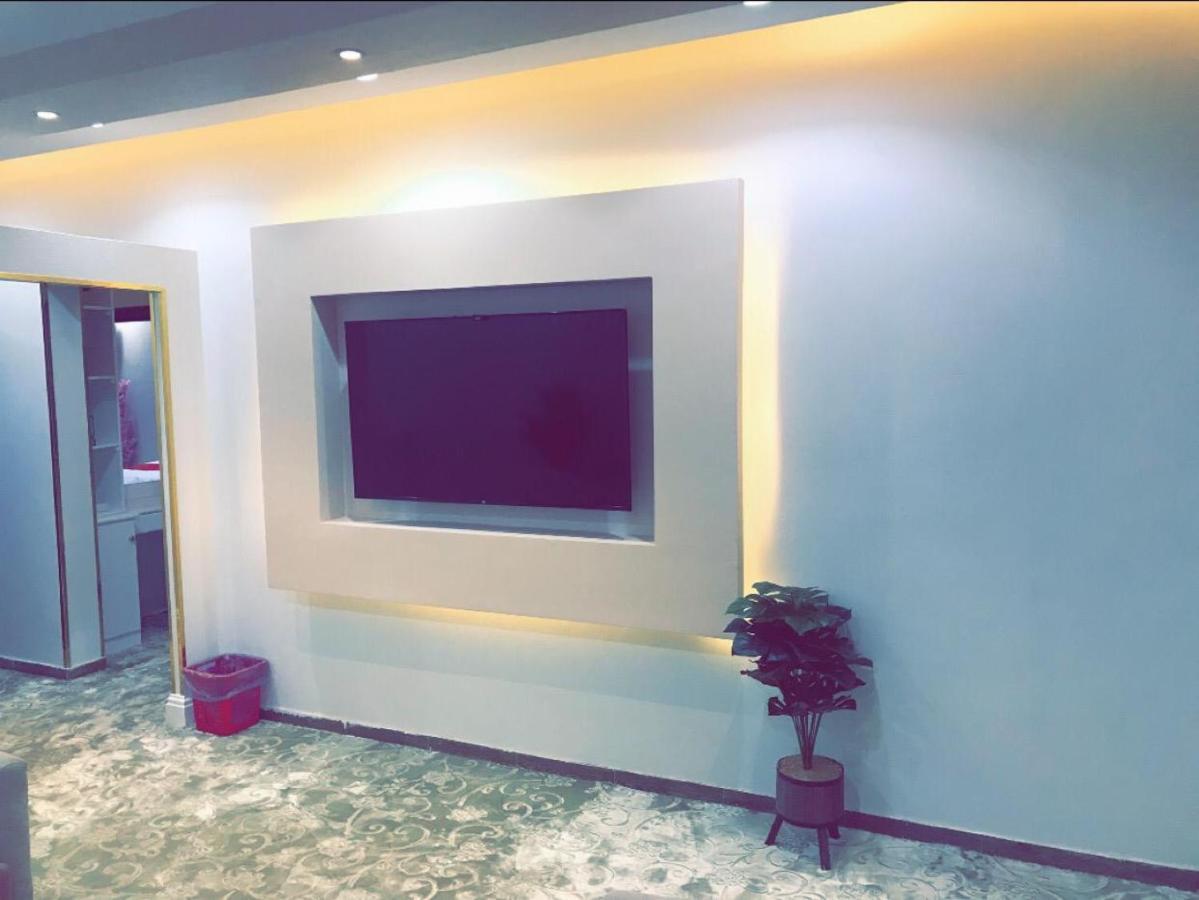 فندق ادوماتو Adomato Hotel Dawmat al-Jandal Екстер'єр фото