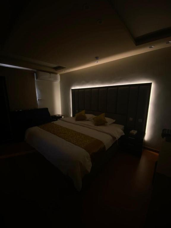 فندق ادوماتو Adomato Hotel Dawmat al-Jandal Екстер'єр фото