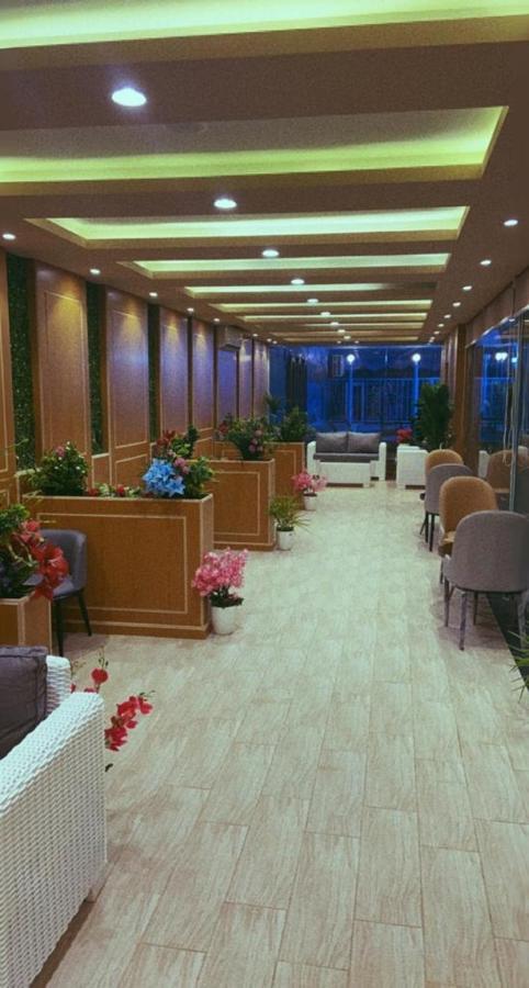 فندق ادوماتو Adomato Hotel Dawmat al-Jandal Екстер'єр фото