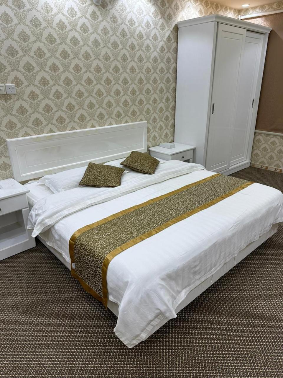 فندق ادوماتو Adomato Hotel Dawmat al-Jandal Екстер'єр фото