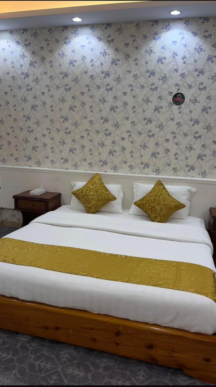 فندق ادوماتو Adomato Hotel Dawmat al-Jandal Екстер'єр фото
